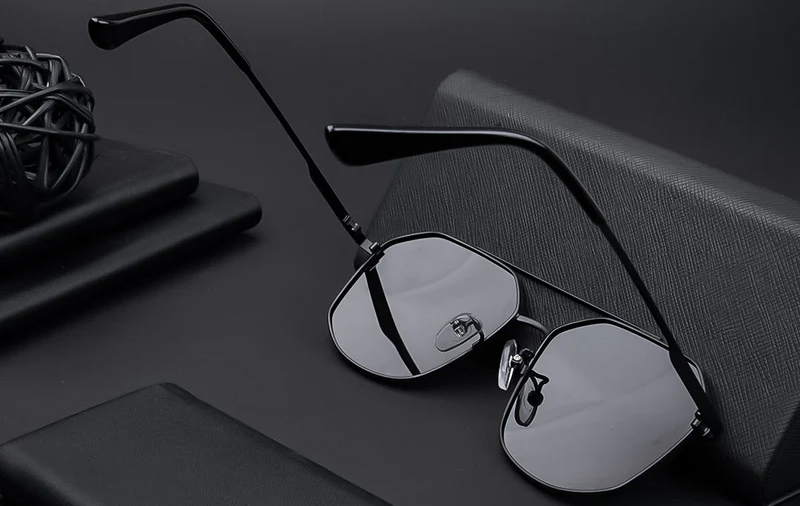 Hiraola's Product Image