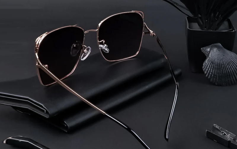 Hiraola's Product Image